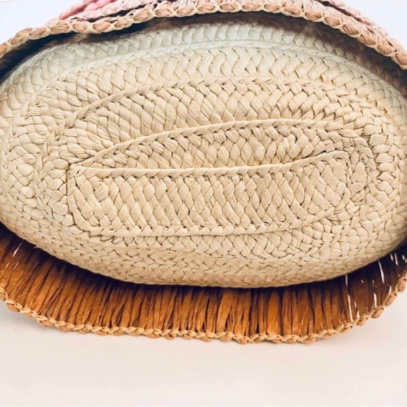 ON THE FRINGE RATTAN HANDBAG - Picture 5 of 8